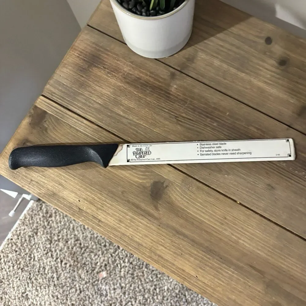 Vintage 1995 Pampered Chef Serrated Bread Knife 9” Stainless Steel